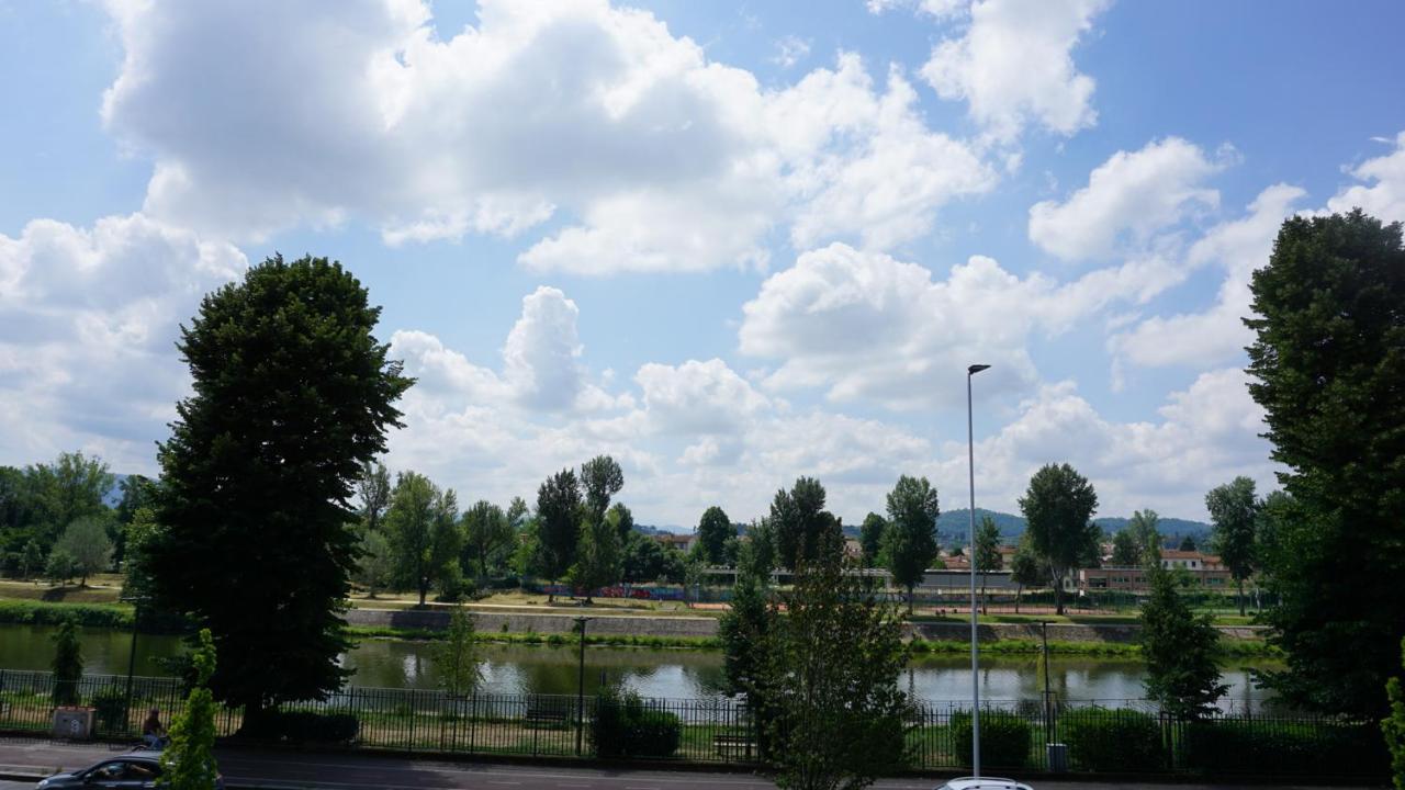 Arno River View Apartment Terraces, Free Parking Firenze Bagian luar foto